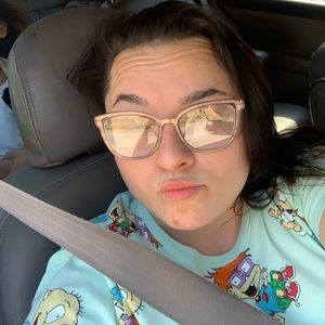 Meet your Posher, Alexandra